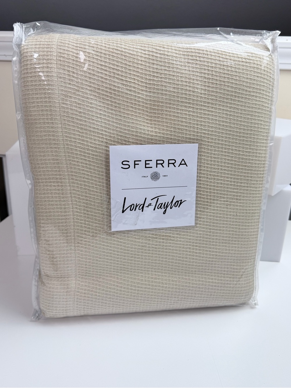 SFERRA Cialda 9378 Waffle Weave Cotton Blanket in Oat Full/Queen 100x100 NWT
